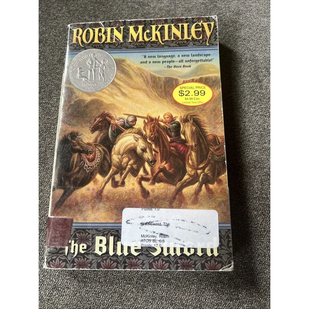 The Blue Sword by Robin McKinley Newbury Honor Book Fantasy Fiction Paperback